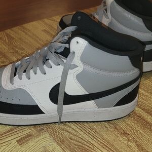 Nike Men's Gray and Black High-Top Sneakers